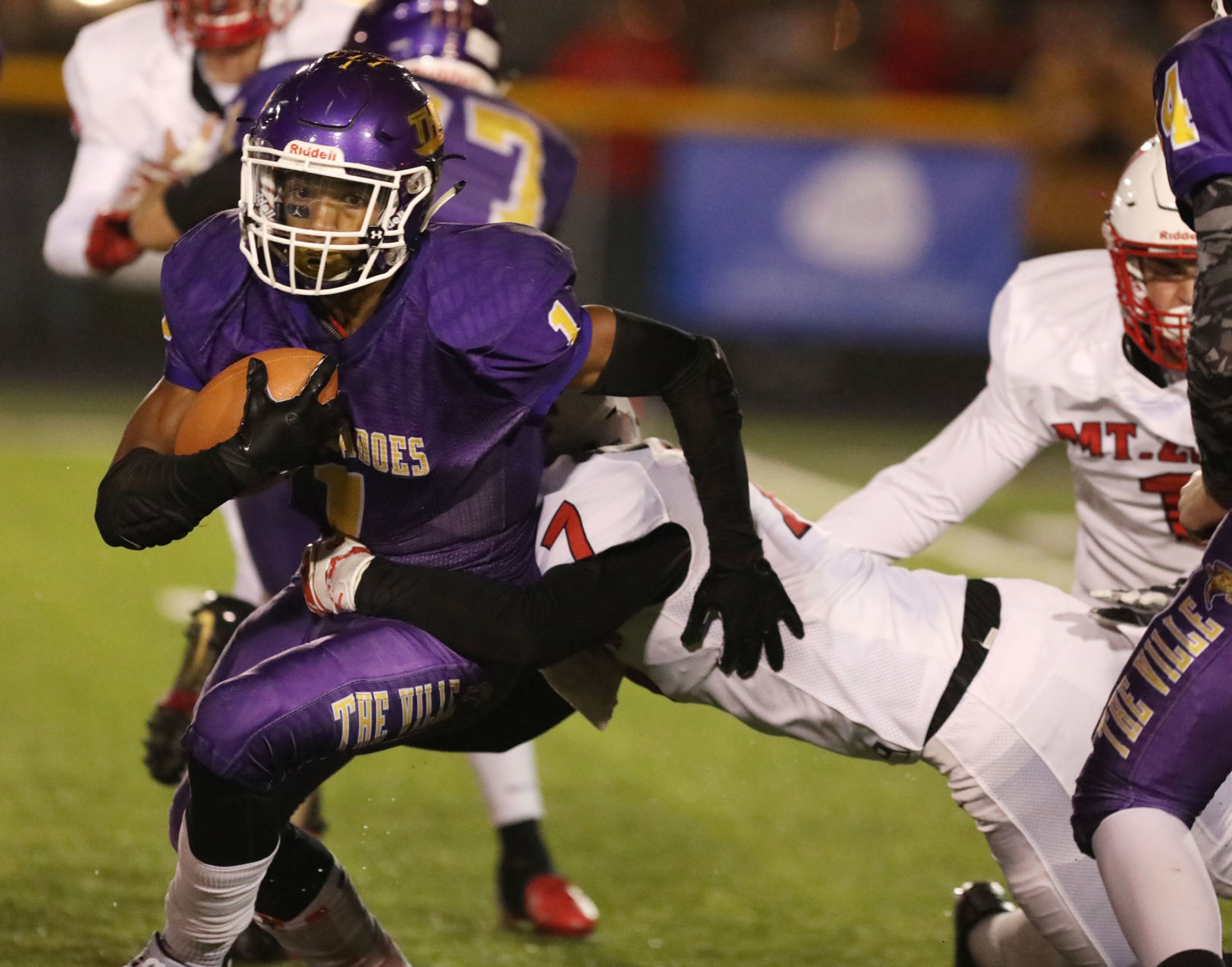 Taylorville vs Mt Zion football 12 10.12.18.jpg